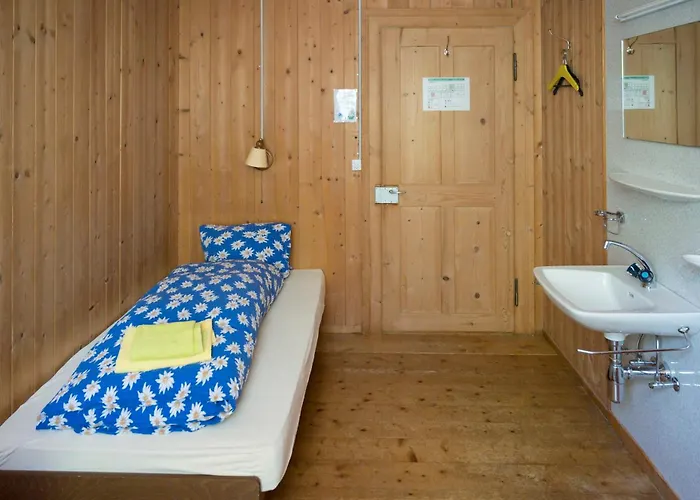 Berggasthaus Voralp Hotel *